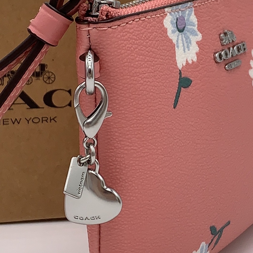 COACH Boxed Corner Zip Wristlet With Daisy Print COLOR:
Silver/Bubblegum… - Picture 10 of 16